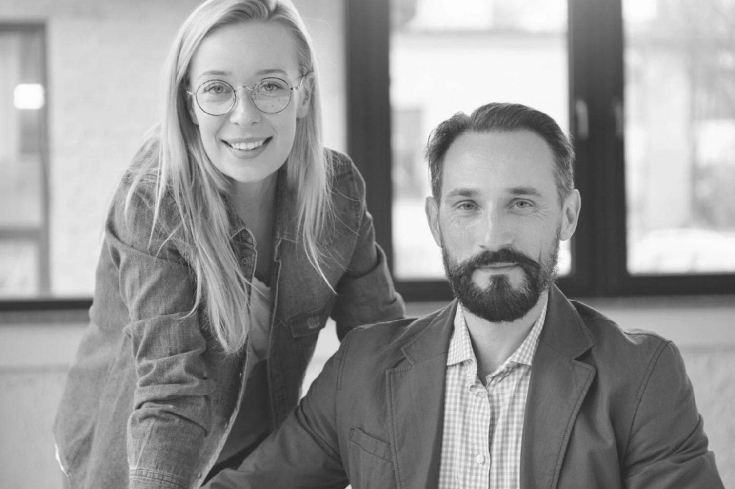 Tableau de bord financier montrant l'évolution des économies mensuelles