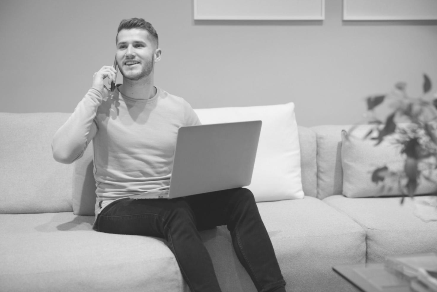 Session de planification budgétaire avec visualisation des objectifs financiers